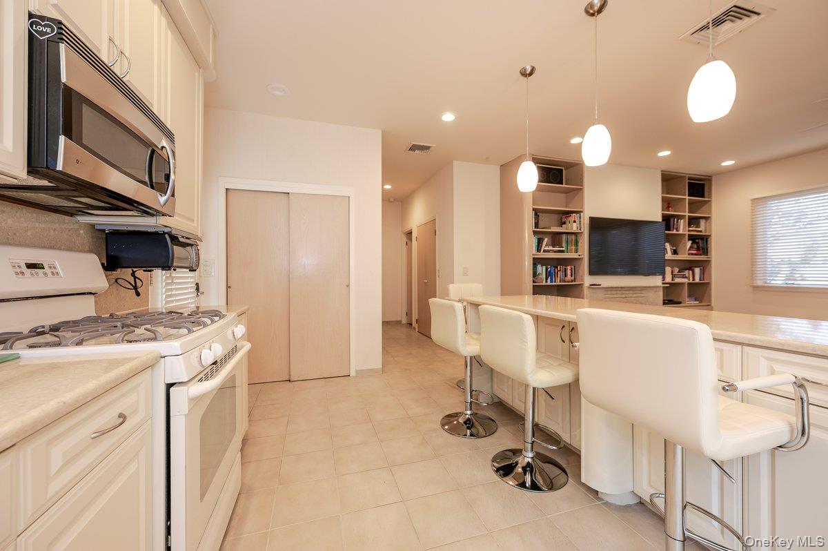 #9 photo, 40 Cayuga Avenue, नासाउ काउंटी Atlantic Beach , NY 11509