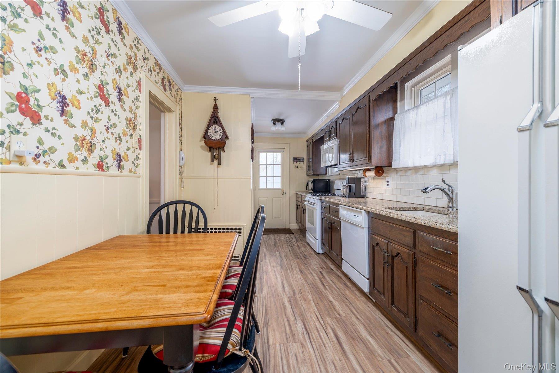 #12 photo, 16 Denton Court, 롱 아일랜드 Rockville Centre , NY 11570