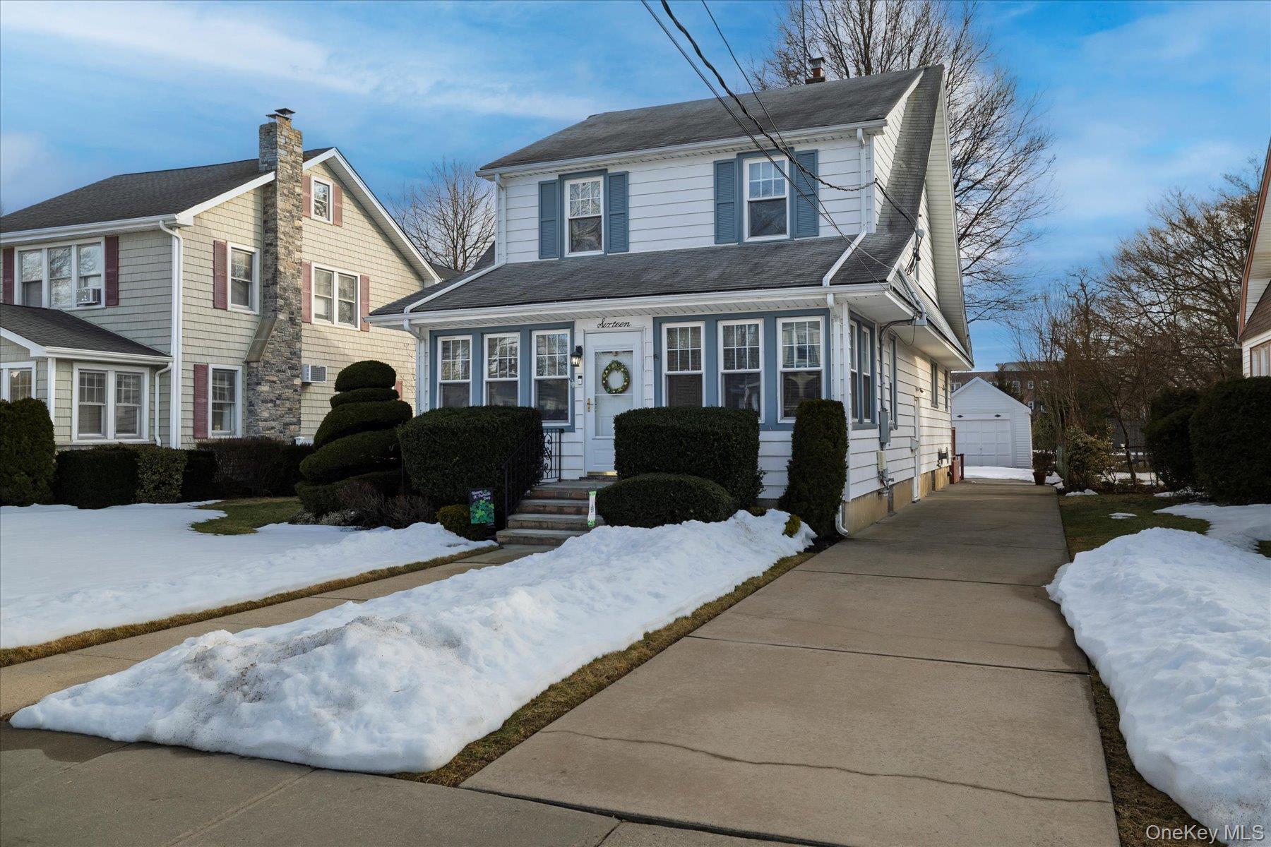 #2 photo, 16 Denton Court, 롱 아일랜드 Rockville Centre , NY 11570