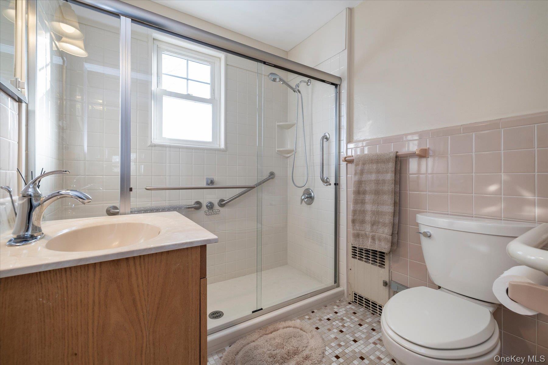 #20 photo, 16 Denton Court, 롱 아일랜드 Rockville Centre , NY 11570