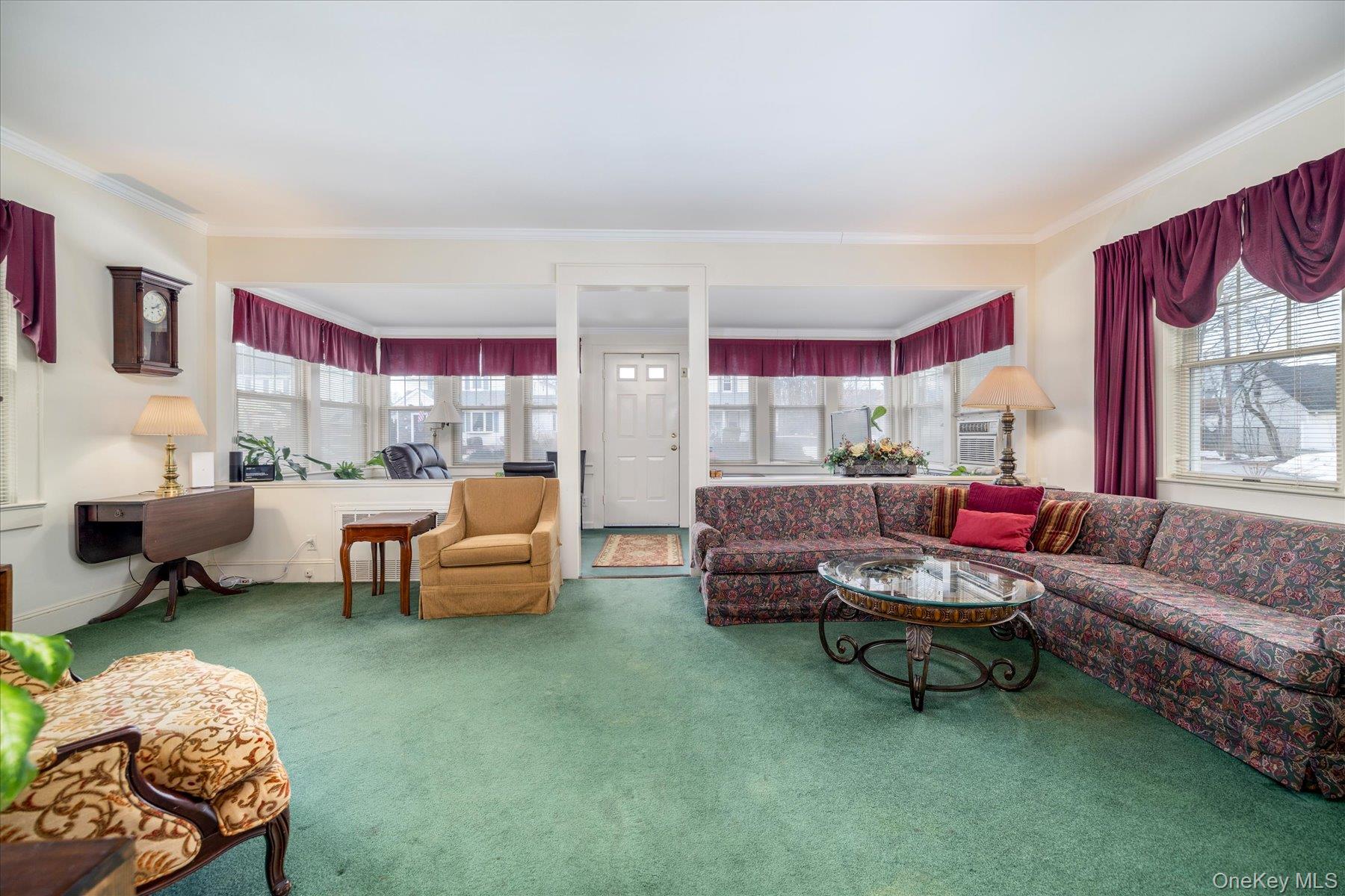 #5 photo, 16 Denton Court, 롱 아일랜드 Rockville Centre , NY 11570