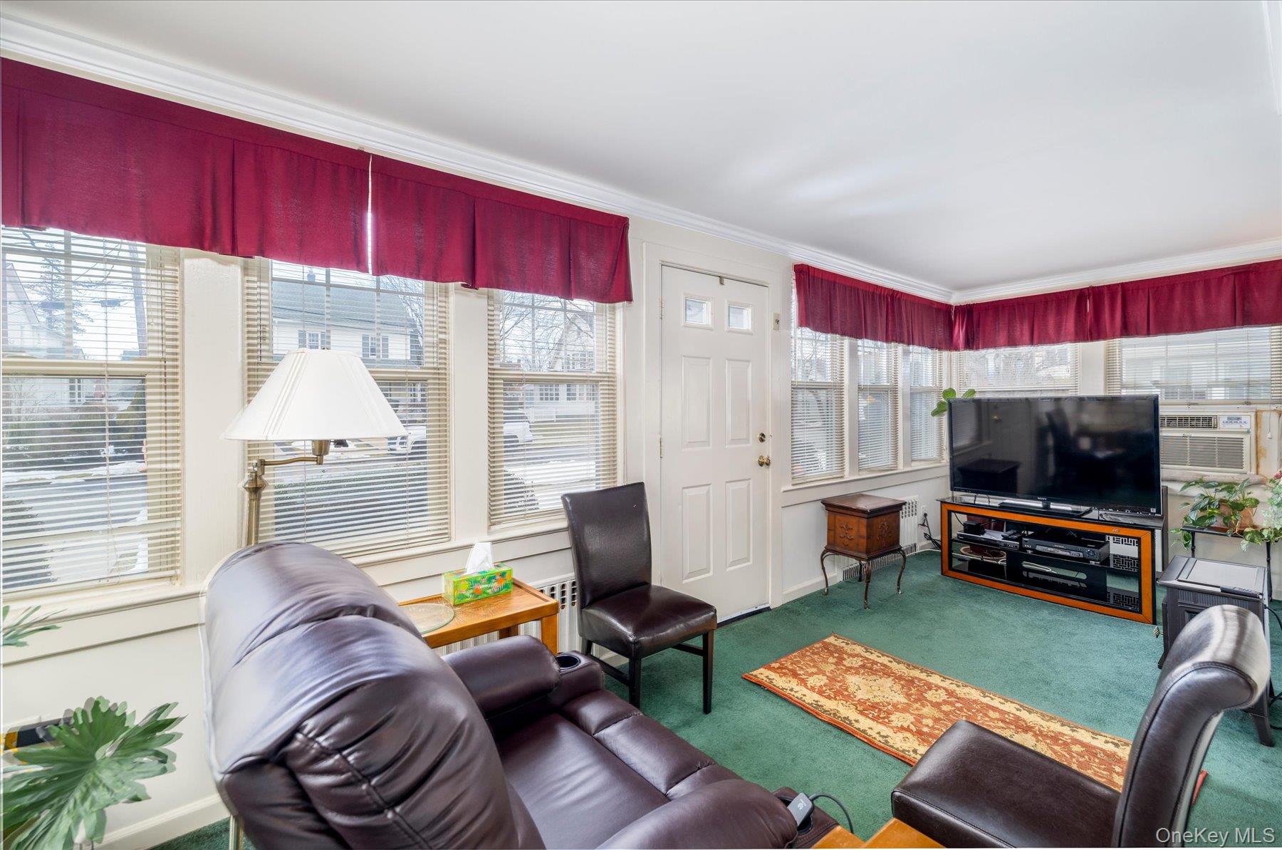 #7 photo, 16 Denton Court, 롱 아일랜드 Rockville Centre , NY 11570