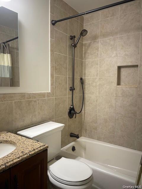 #6 photo, 650 Newbridge Road, नासाउ काउंटी East Meadow , NY 11554