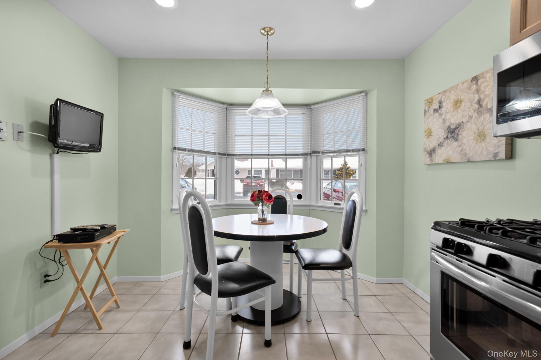 #10 photo, 339 Oakwood Avenue, Саффолк ‖ Bayport , NY 11705