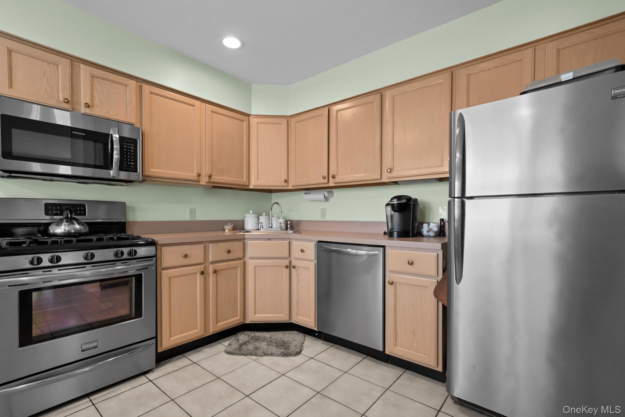 #9 photo, 339 Oakwood Avenue, Саффолк ‖ Bayport , NY 11705