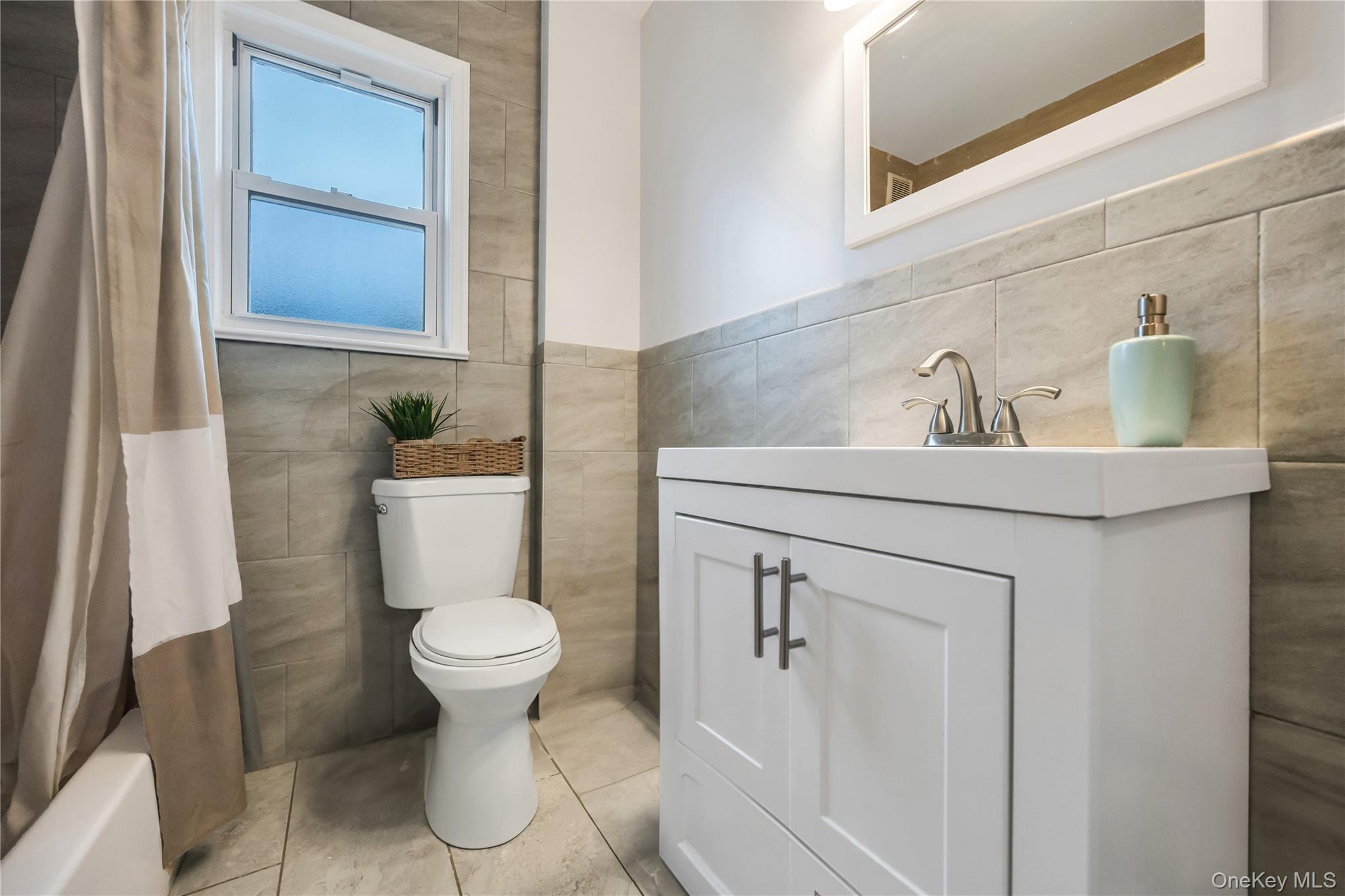 #12 photo, 655 Joy Boulevard, Baldwin , NY 11510