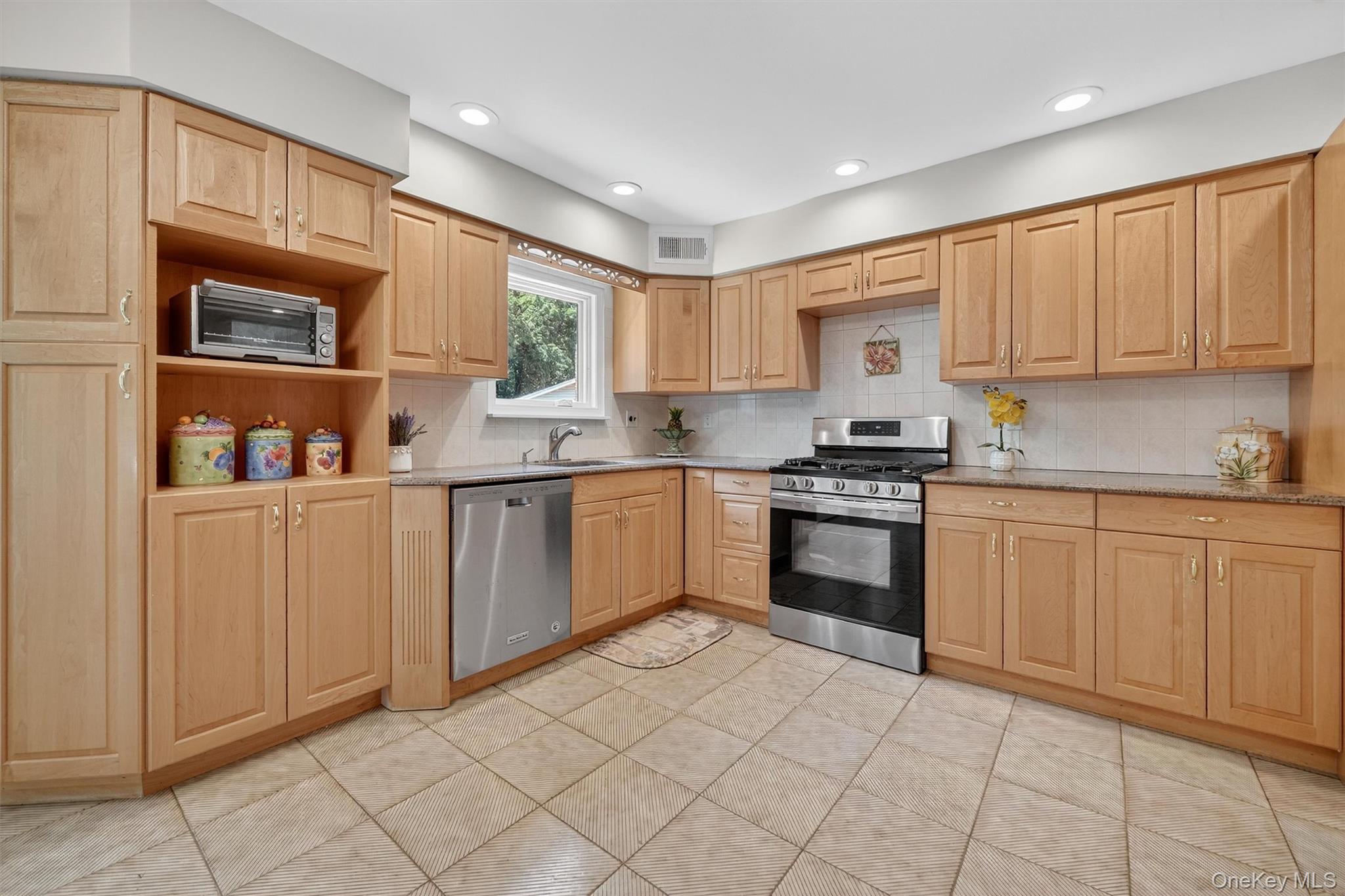 #17 photo, 10 Wesley Court, 紐約州 Congers , NY 10920