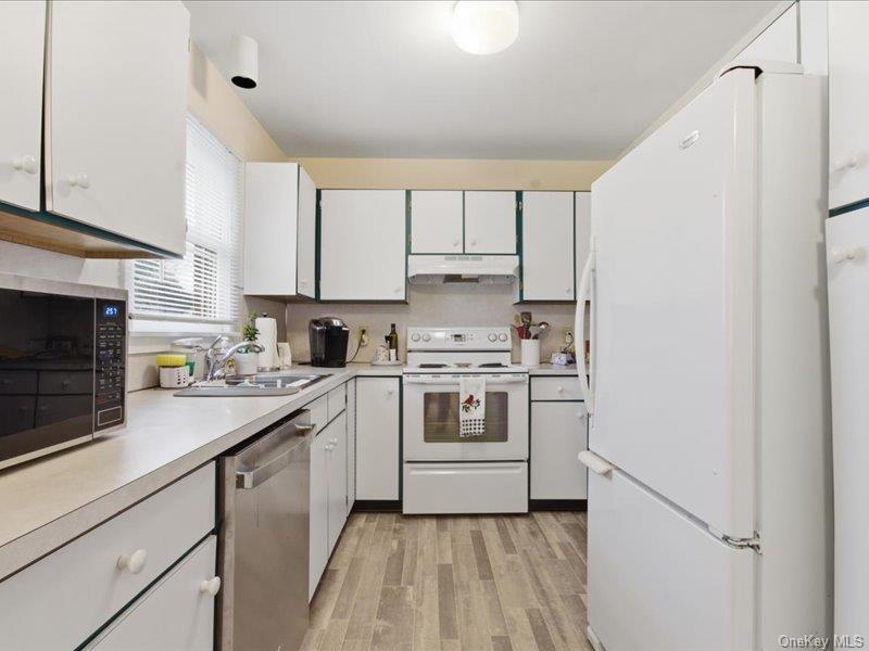 #8 photo, 177 Heritage Hills, Somers , NY 10589