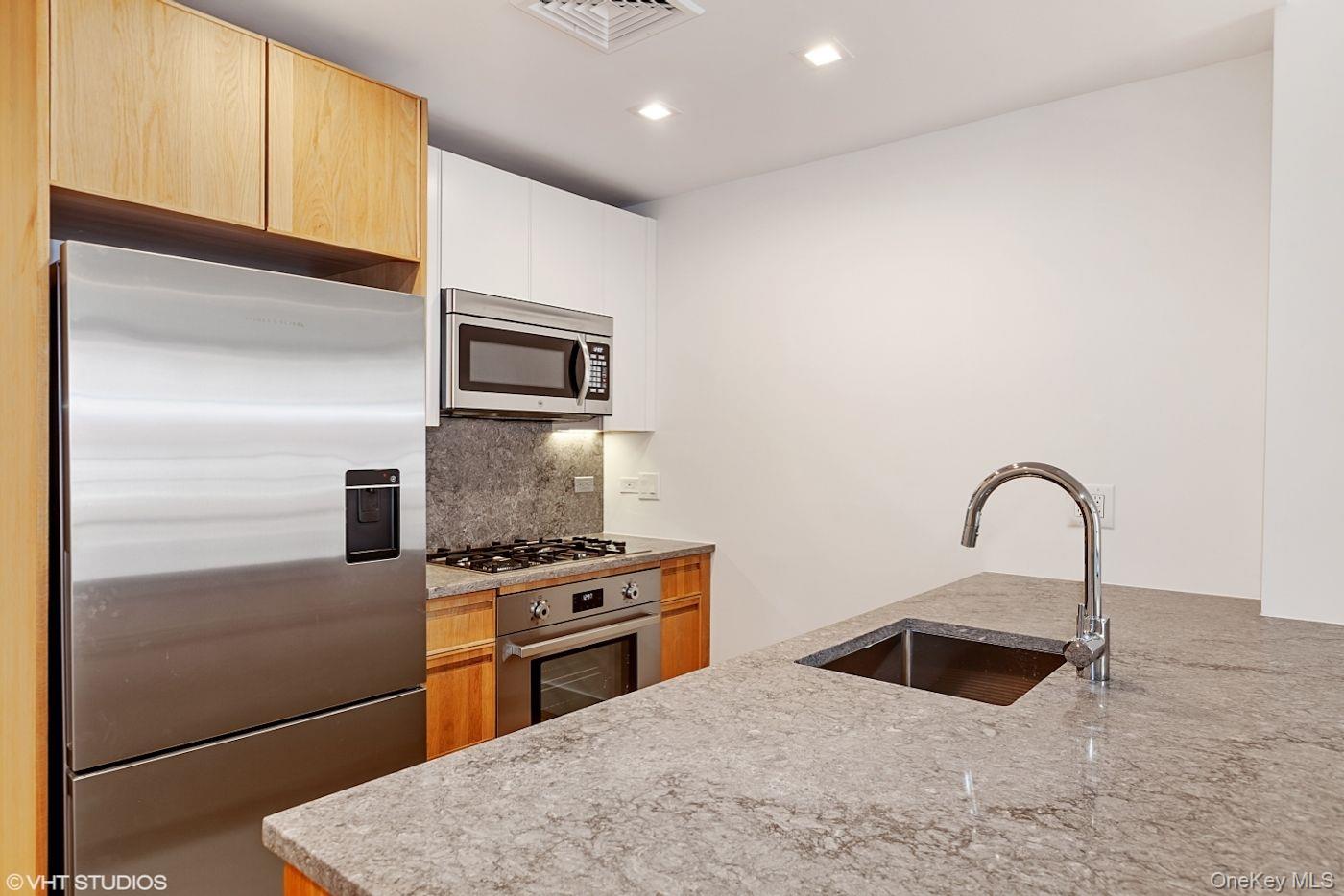 #3 photo, 264 Webster Avenue, הברונקס Brooklyn , NY 11230