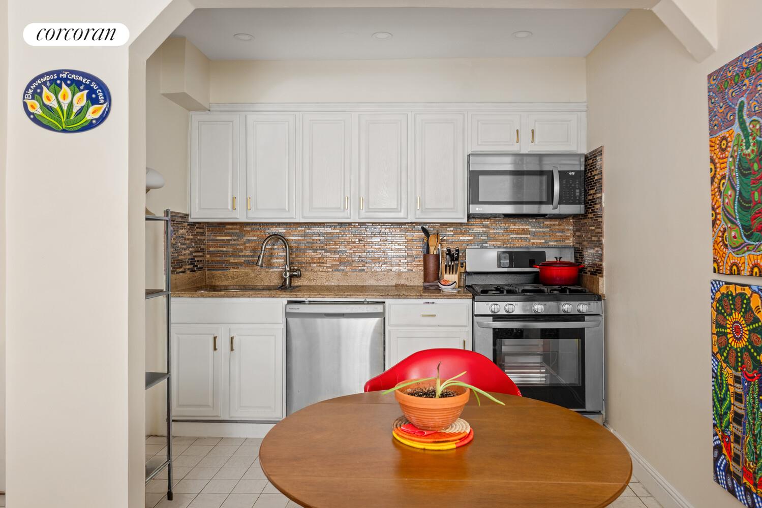 #11 photo, 400 STUYVESANT Avenue, Stuyvesant Heights , NY 11233