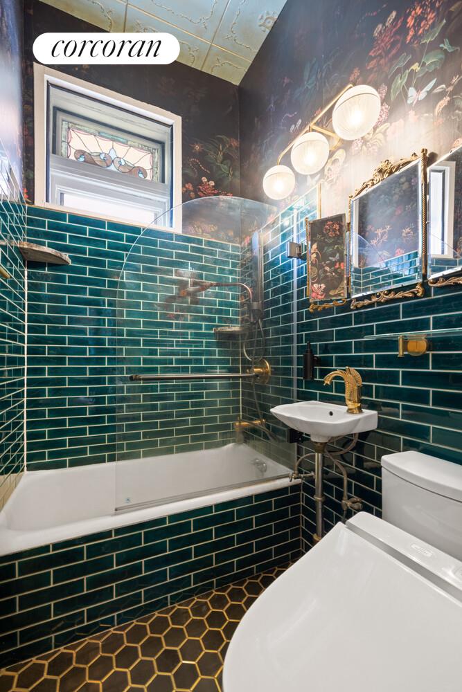 #15 photo, 400 STUYVESANT Avenue, Stuyvesant Heights , NY 11233