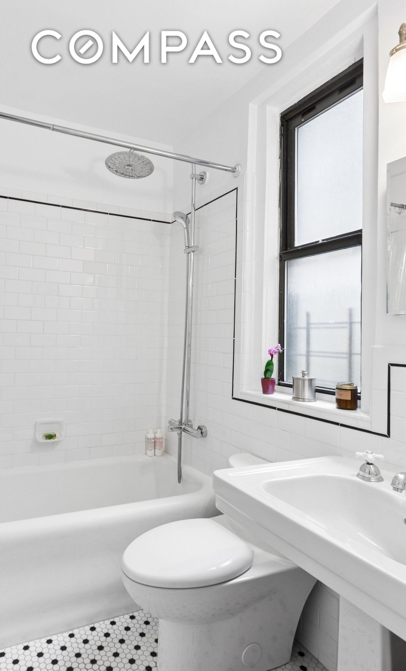 #10 photo, 41 W 72nd Street, मैनहटन Upper West Side , NY 10023