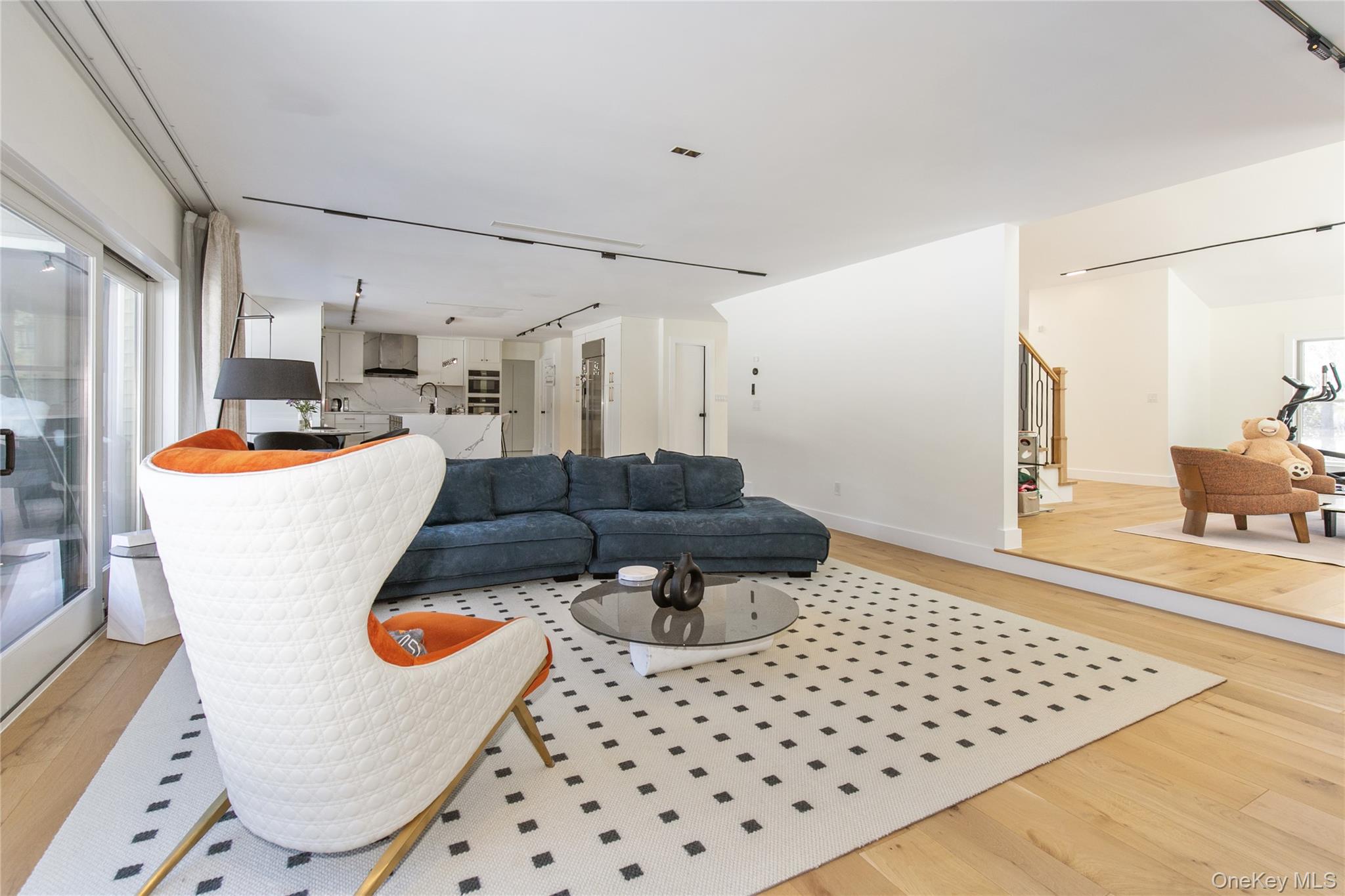 #12 photo, 45 Carriage Court, Нассау ‖ Muttontown , NY 11791