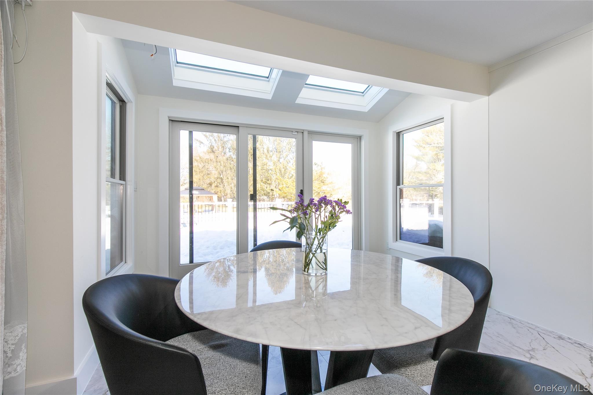 #15 photo, 45 Carriage Court, Нассау ‖ Muttontown , NY 11791