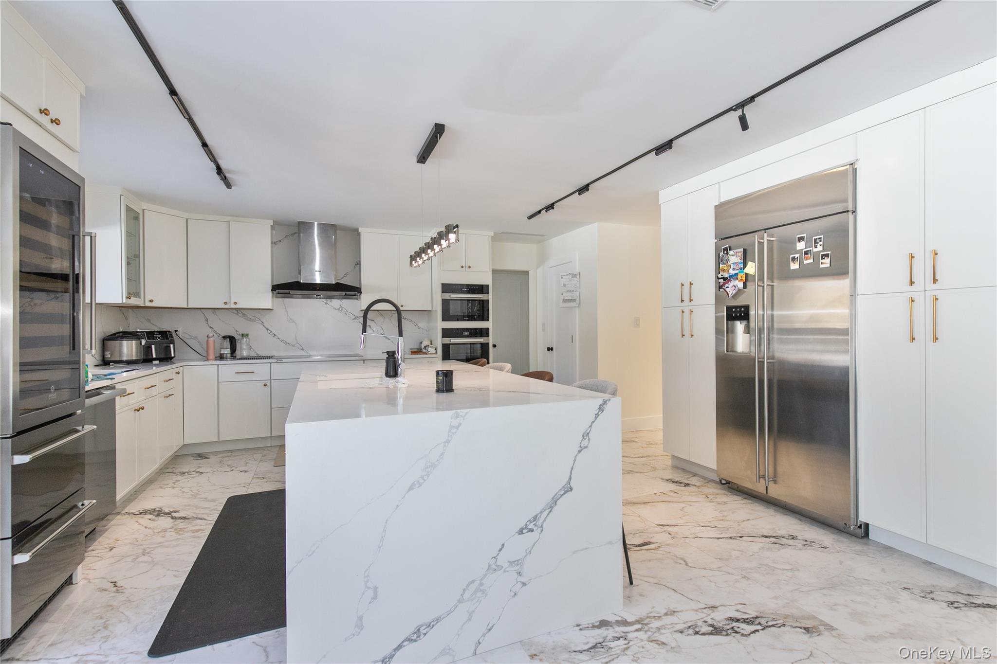 #16 photo, 45 Carriage Court, Нассау ‖ Muttontown , NY 11791