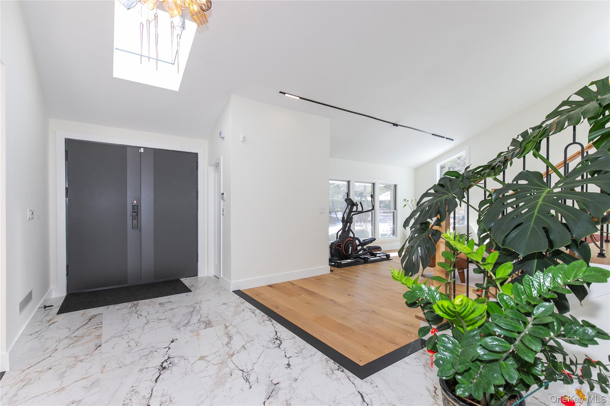 #4 photo, 45 Carriage Court, Нассау ‖ Muttontown , NY 11791