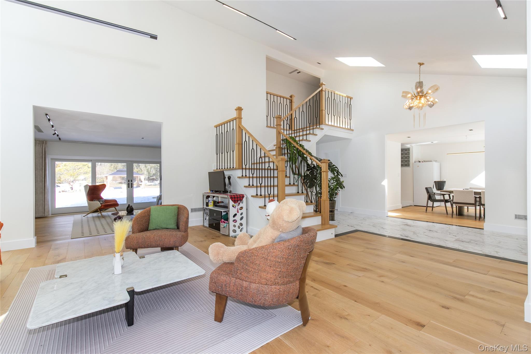 #7 photo, 45 Carriage Court, Нассау ‖ Muttontown , NY 11791