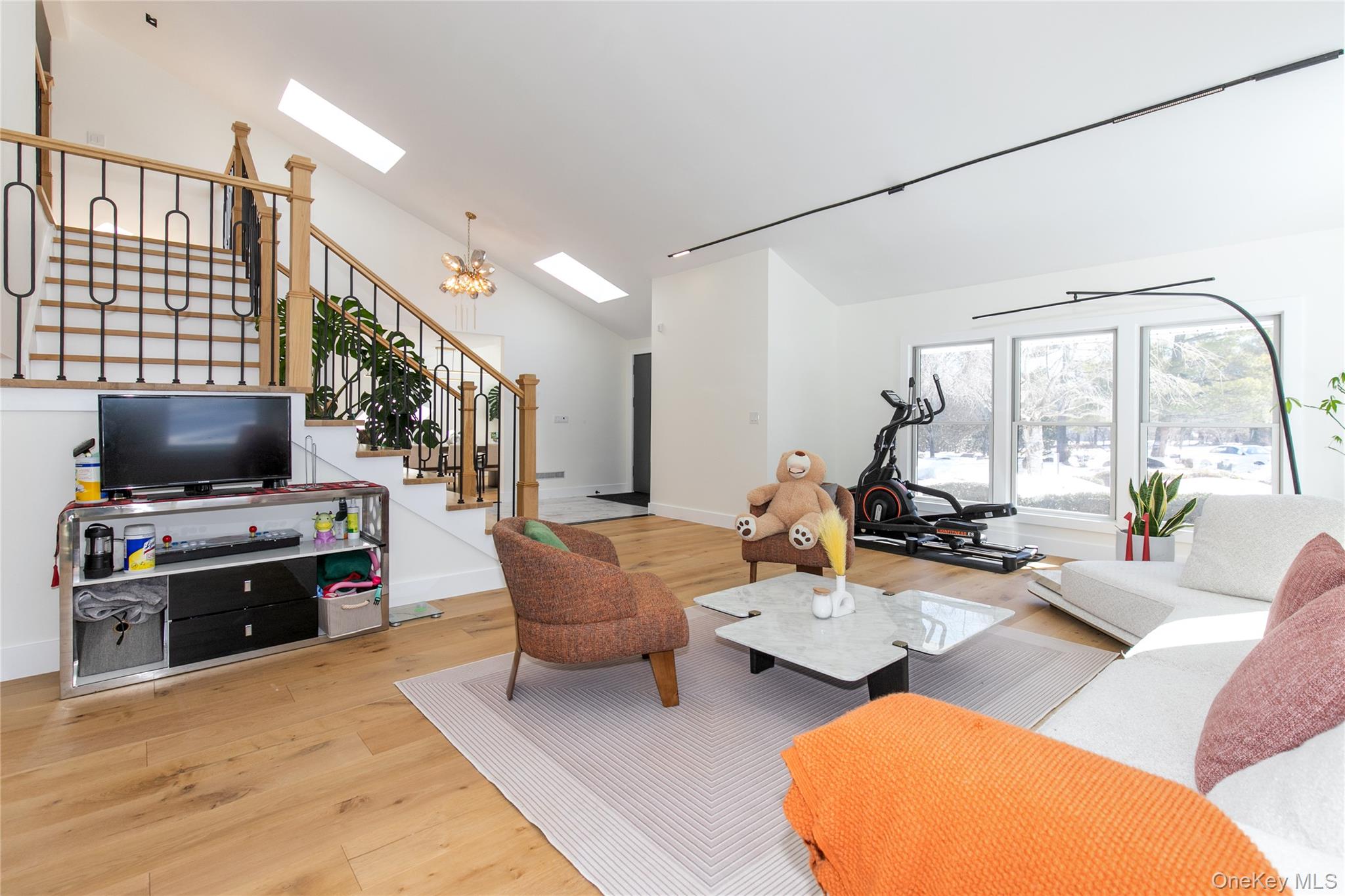 #8 photo, 45 Carriage Court, Нассау ‖ Muttontown , NY 11791