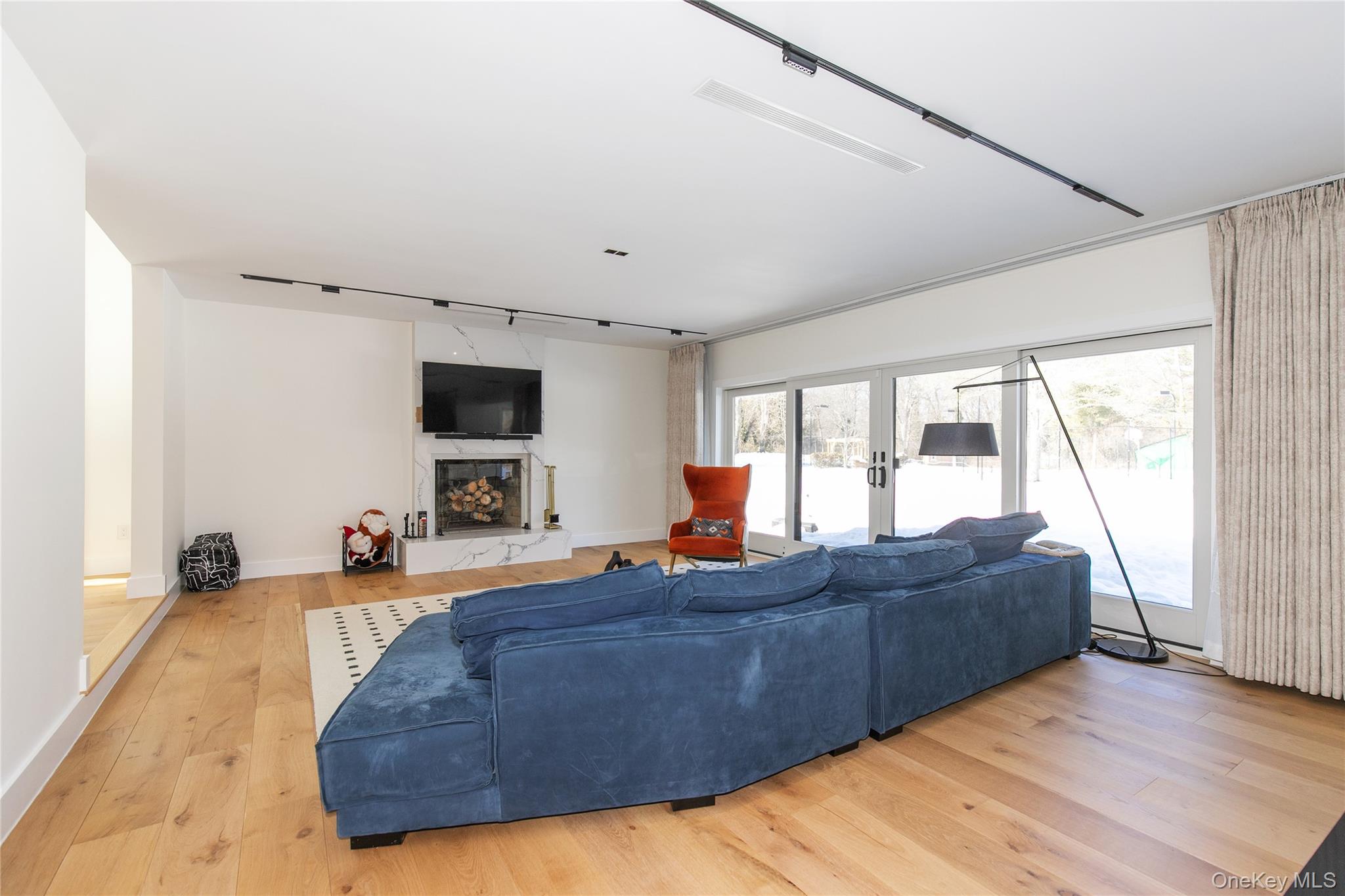 #9 photo, 45 Carriage Court, Нассау ‖ Muttontown , NY 11791