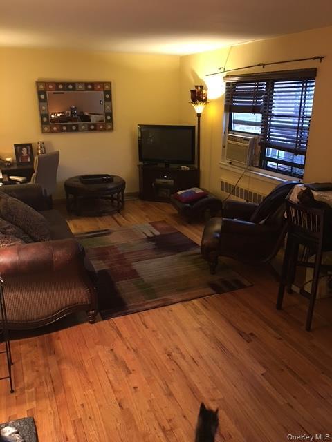 #8 photo, 21947 74th Avenue, 뉴욕퀸즈 Oakland Gardens , NY 11364