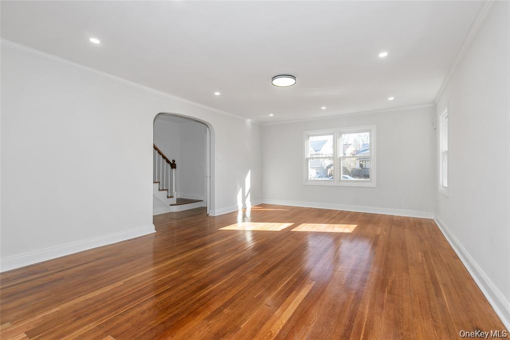 #3 photo, 25105 51st Avenue, 皇后区 Little Neck , NY 11362