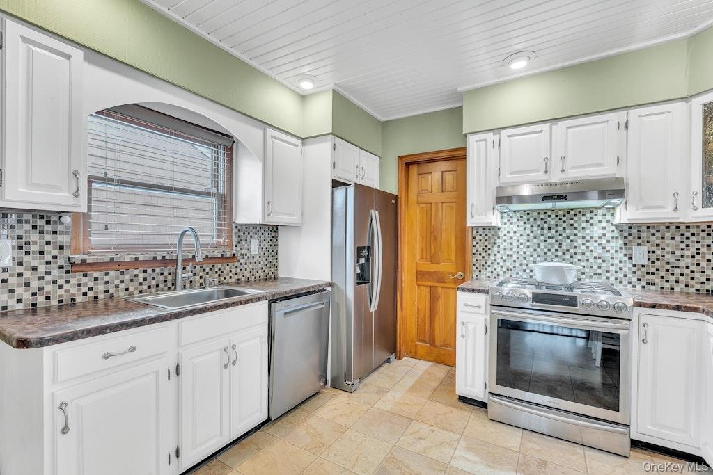 #17 photo, 77 Rollstone Avenue, West Sayville , NY 11796