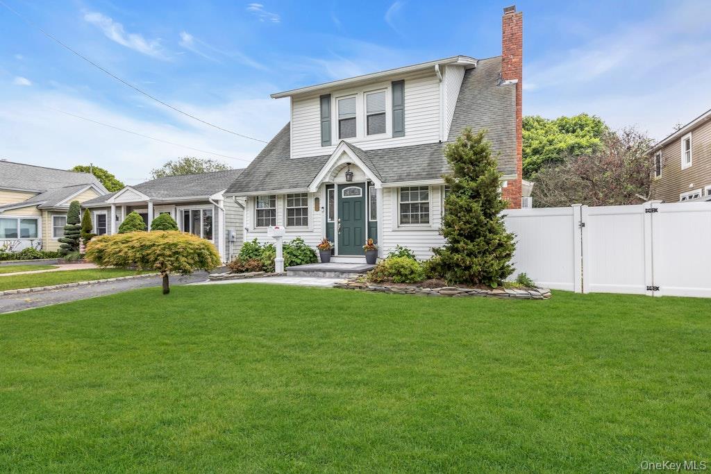 #2 photo, 77 Rollstone Avenue, West Sayville , NY 11796