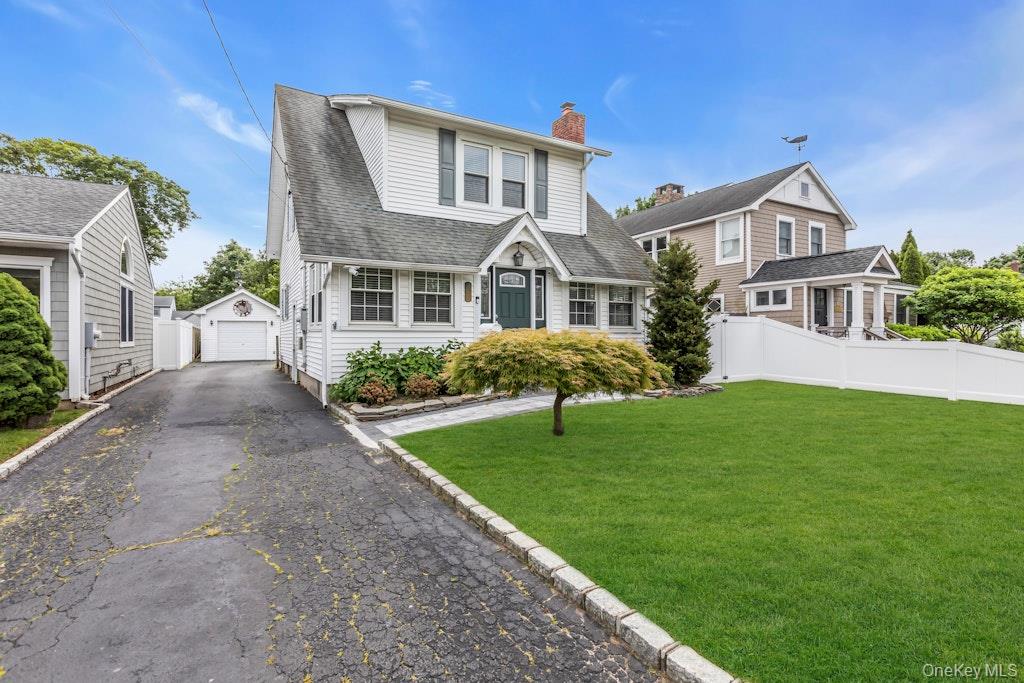 #3 photo, 77 Rollstone Avenue, West Sayville , NY 11796