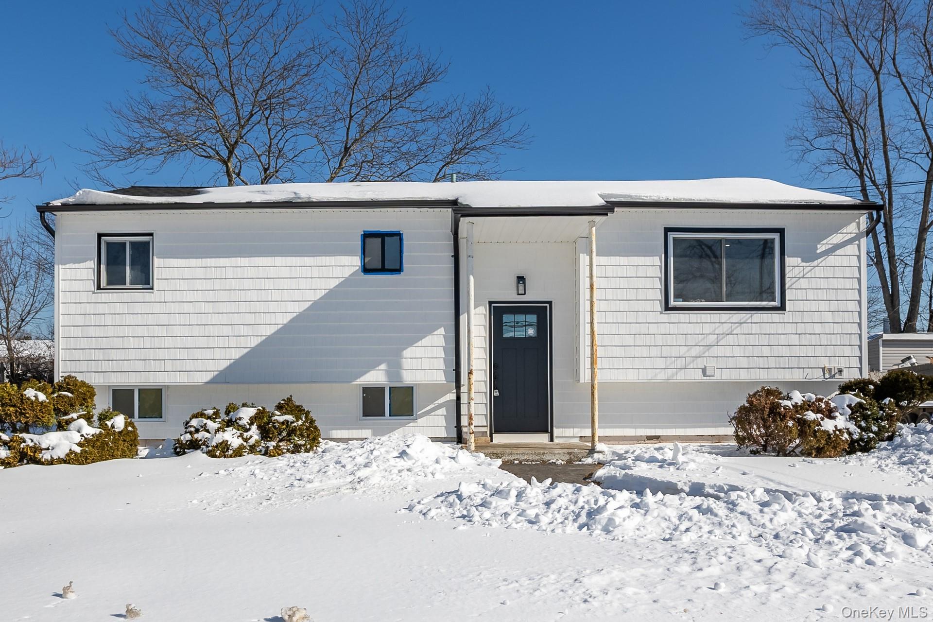 #2 photo, 3103 Falcon Avenue, 롱 아일랜드 Medford , NY 11763