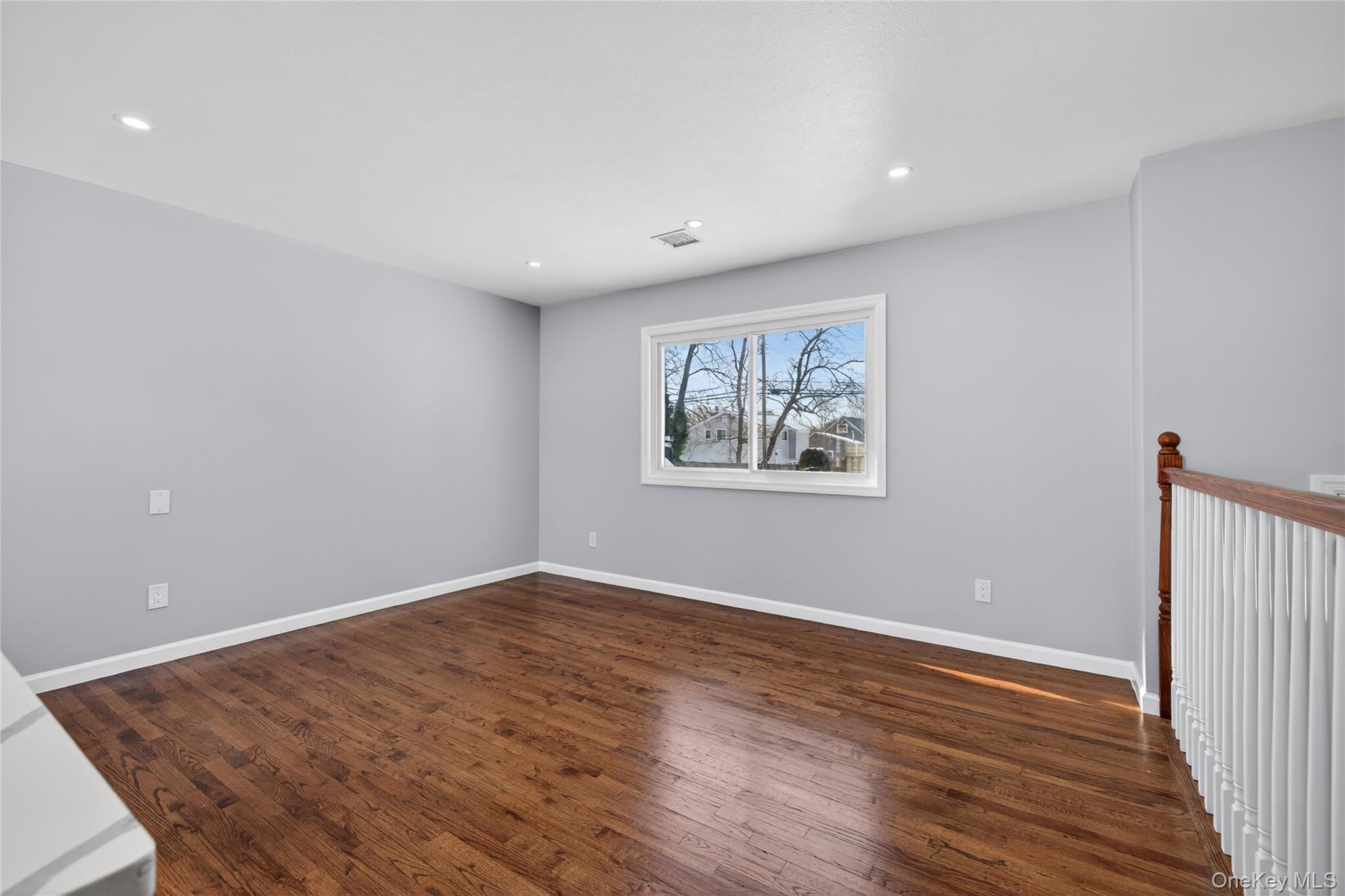 #5 photo, 3103 Falcon Avenue, 롱 아일랜드 Medford , NY 11763