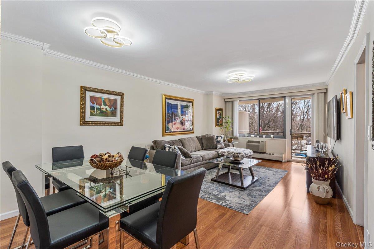 #1 photo, 22055 46th Avenue, 뉴욕퀸즈 Bayside , NY 11361