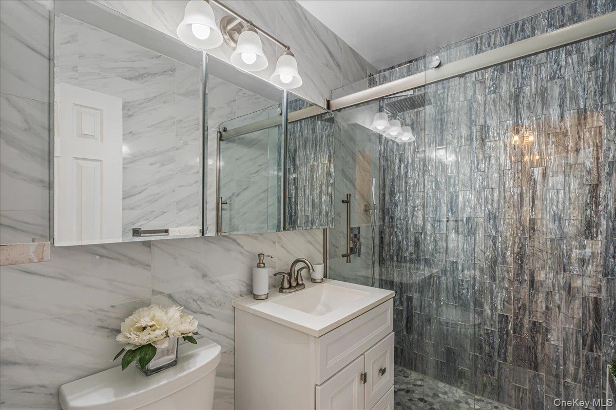 #12 photo, 22055 46th Avenue, 뉴욕퀸즈 Bayside , NY 11361