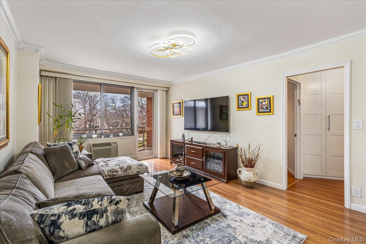 #9 photo, 22055 46th Avenue, 뉴욕퀸즈 Bayside , NY 11361