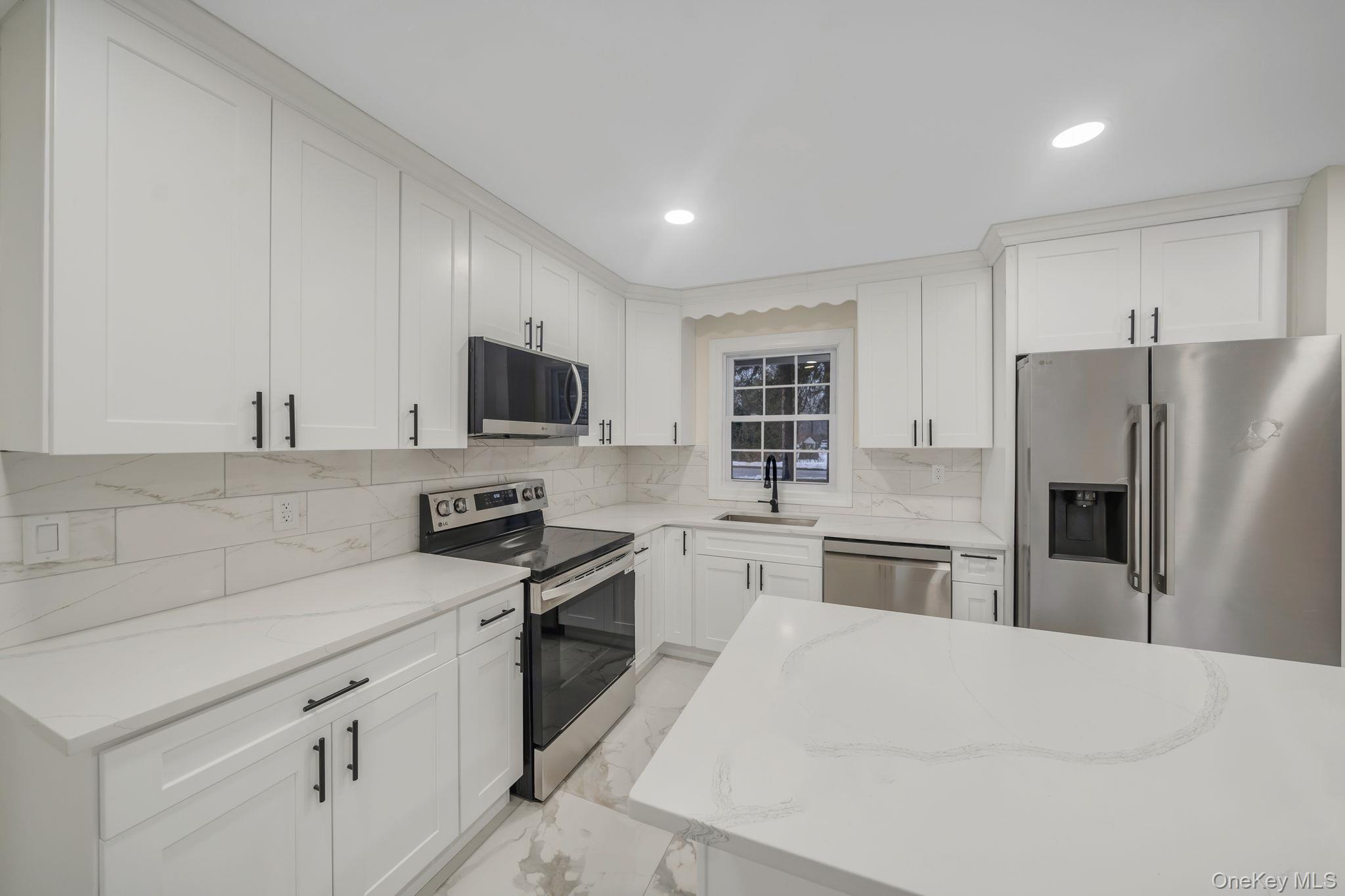 #10 photo, 50 7th Street, सफ़ोक काउंटी Saint James , NY 11780