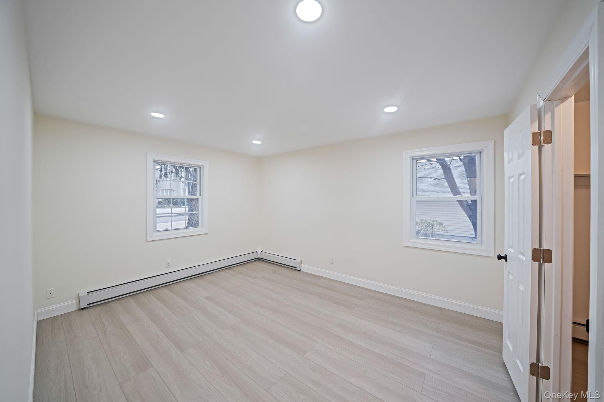 #15 photo, 50 7th Street, सफ़ोक काउंटी Saint James , NY 11780