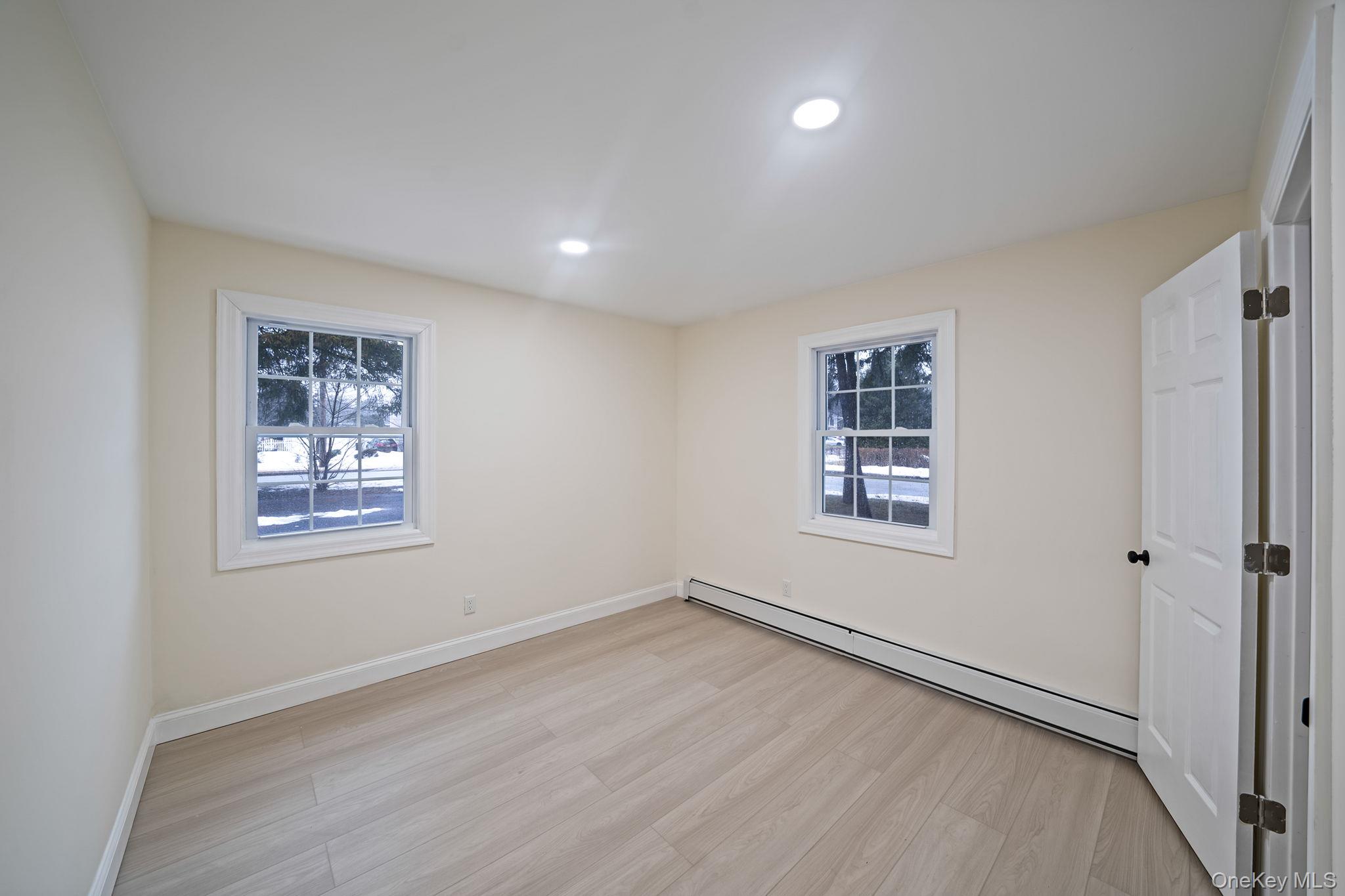 #18 photo, 50 7th Street, सफ़ोक काउंटी Saint James , NY 11780