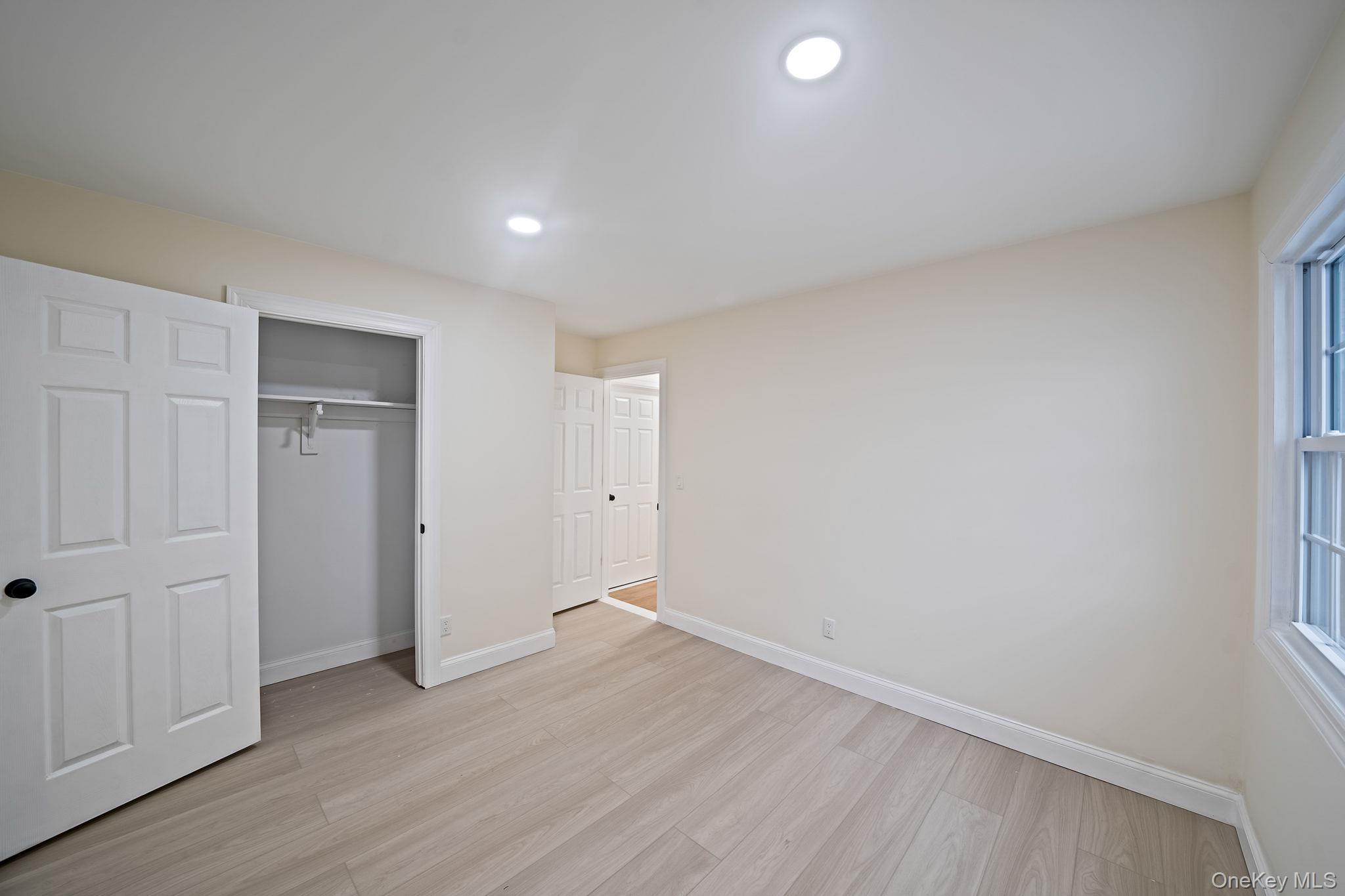 #19 photo, 50 7th Street, सफ़ोक काउंटी Saint James , NY 11780