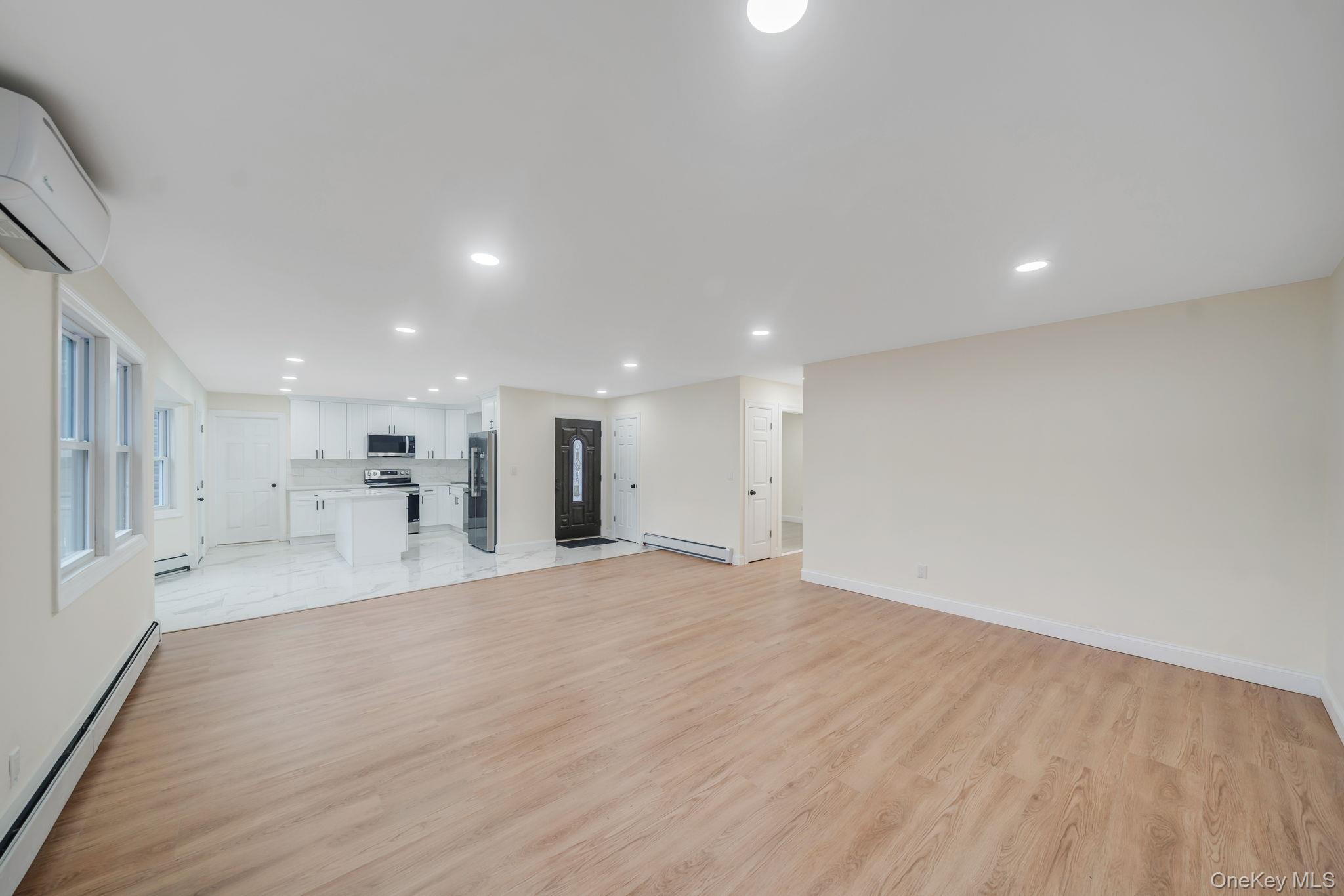 #6 photo, 50 7th Street, सफ़ोक काउंटी Saint James , NY 11780