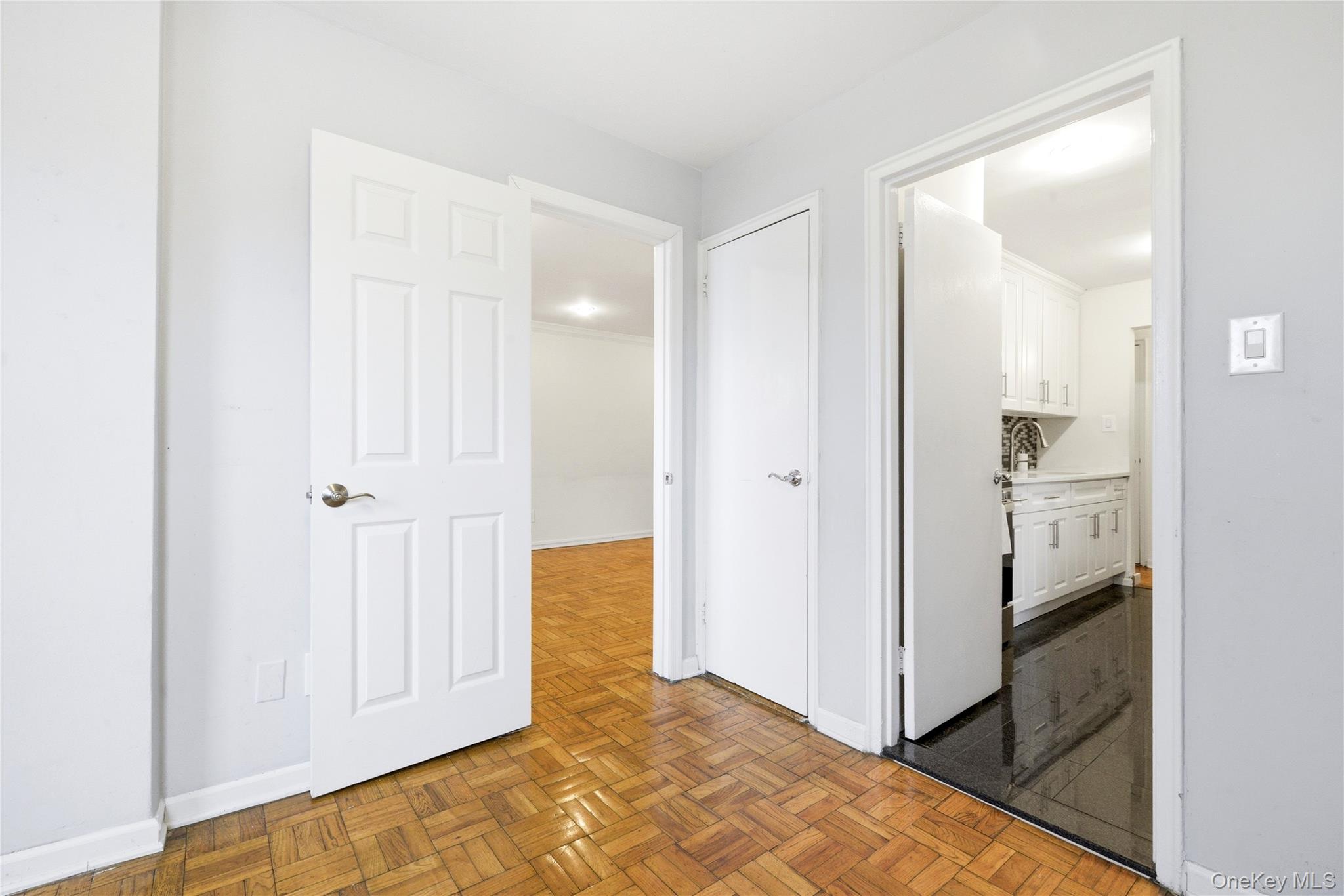 #16 photo, 67-50 Thornton Place, 뉴욕퀸즈 Forest Hills , NY 11375