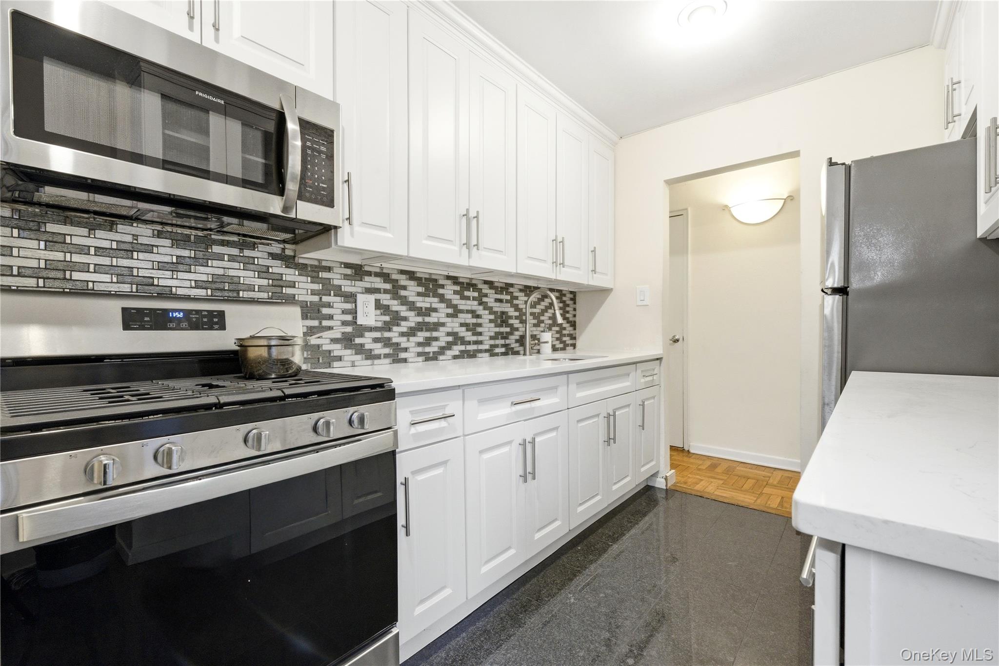 #19 photo, 67-50 Thornton Place, 뉴욕퀸즈 Forest Hills , NY 11375