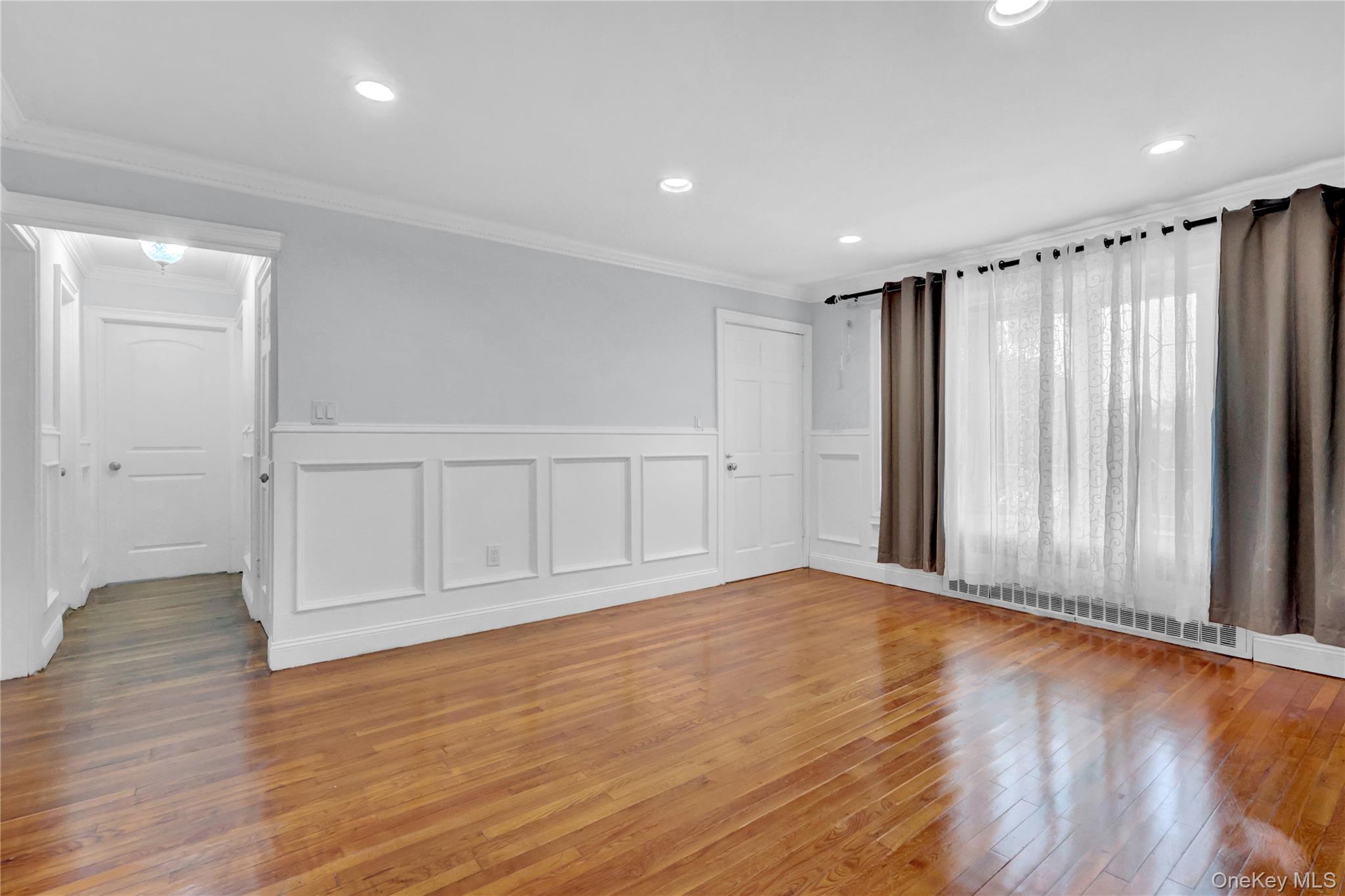 #4 photo, 897 Spring Avenue, Uniondale , NY 11553