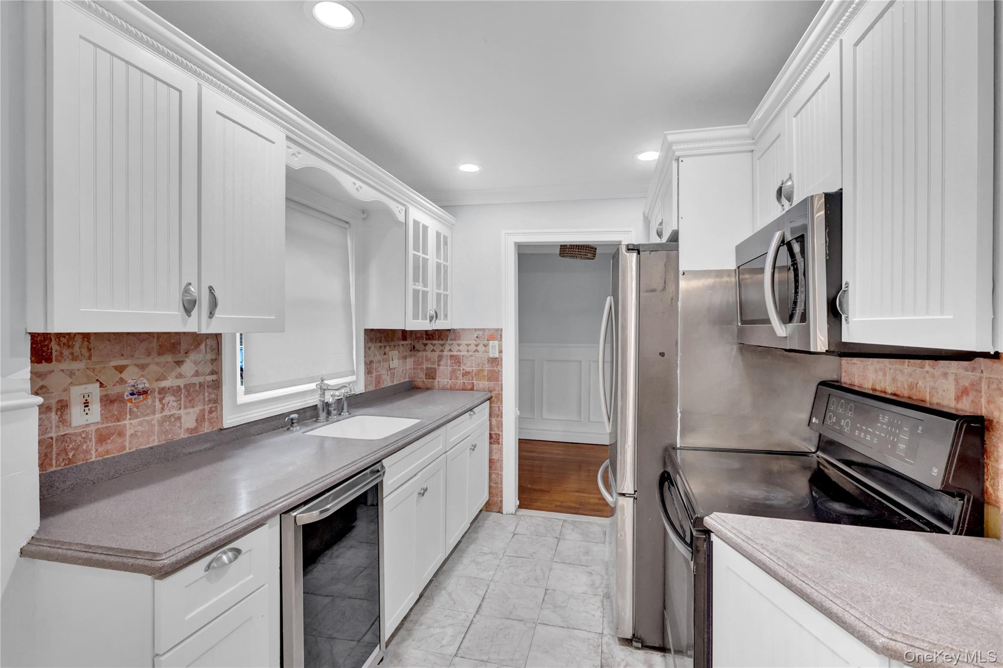 #9 photo, 897 Spring Avenue, Uniondale , NY 11553