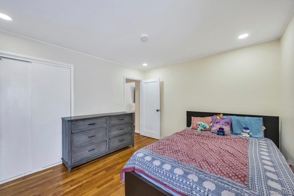 #12 photo, 41 Winding Road, Hicksville , NY 11801