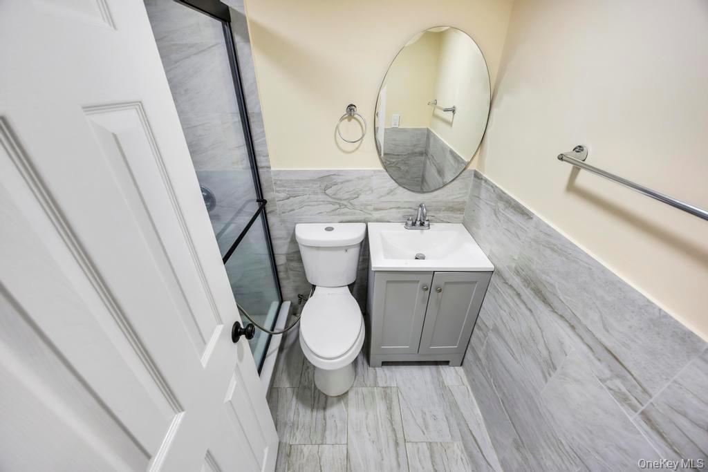 #14 photo, 41 Winding Road, Hicksville , NY 11801