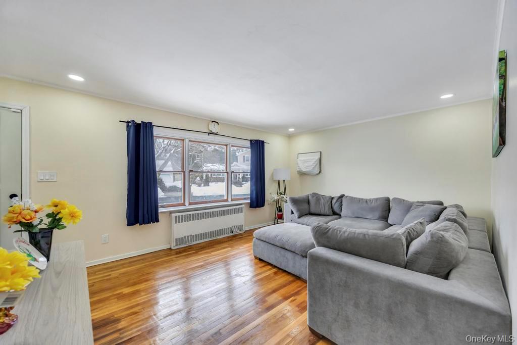 #4 photo, 41 Winding Road, Hicksville , NY 11801