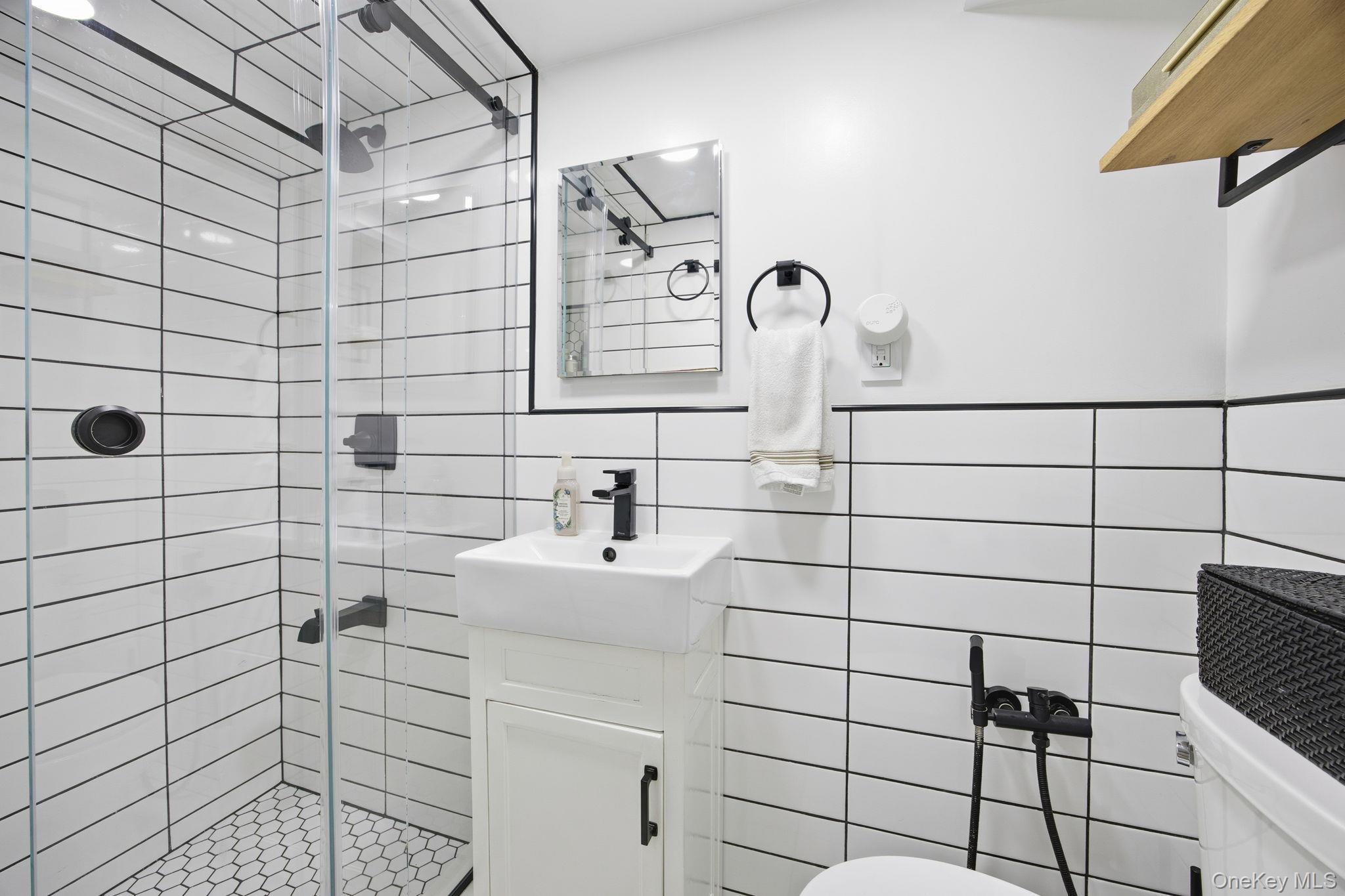 #13 photo, 2403 88th Street, 뉴욕퀸즈 East Elmhurst , NY 11369