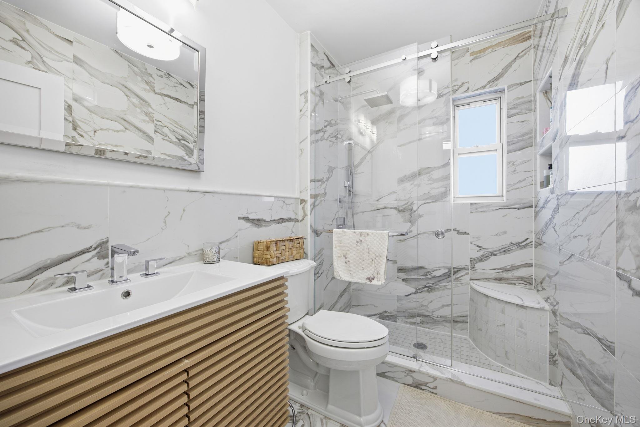 #5 photo, 2403 88th Street, 뉴욕퀸즈 East Elmhurst , NY 11369