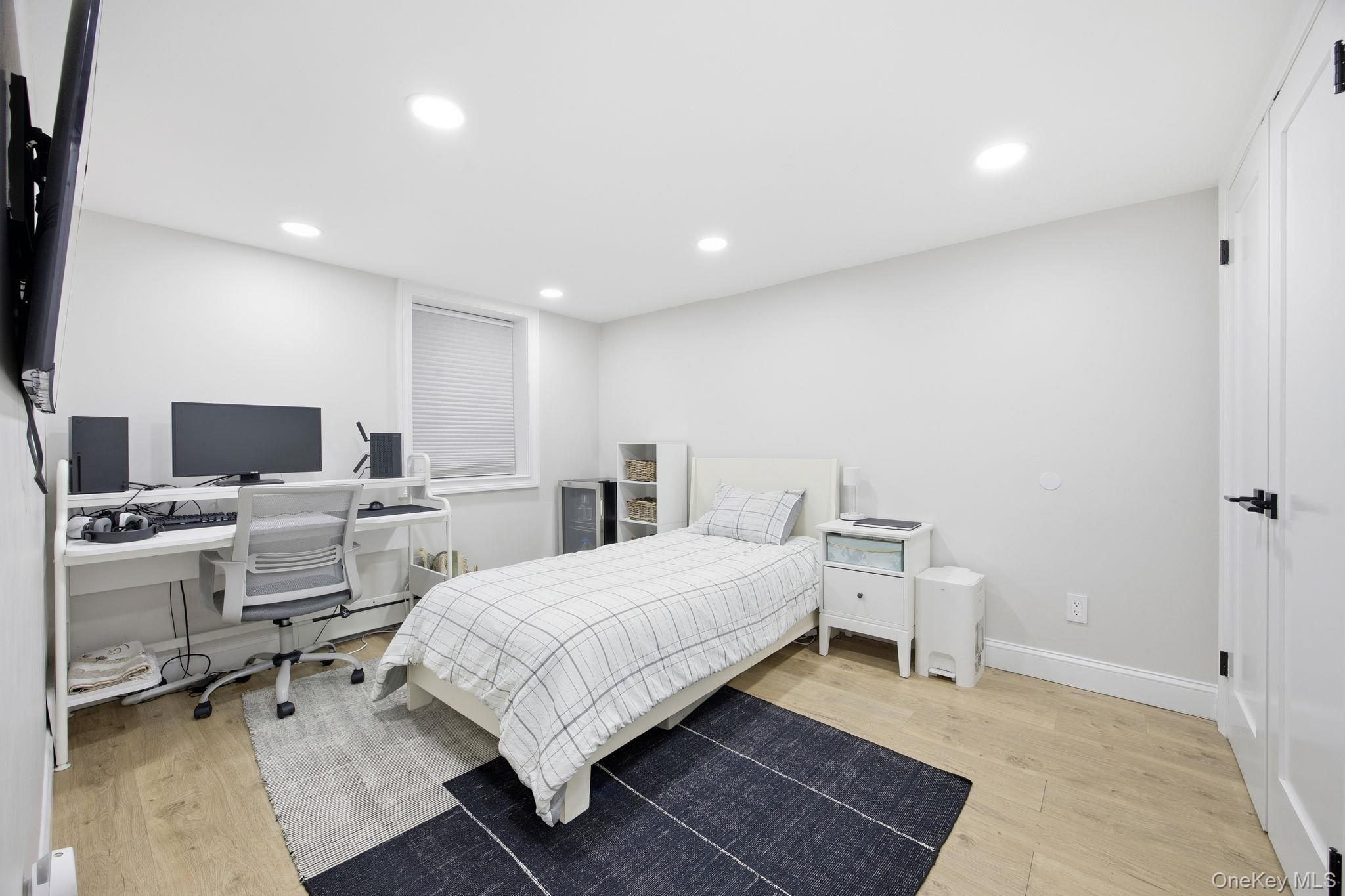 #9 photo, 2403 88th Street, 뉴욕퀸즈 East Elmhurst , NY 11369