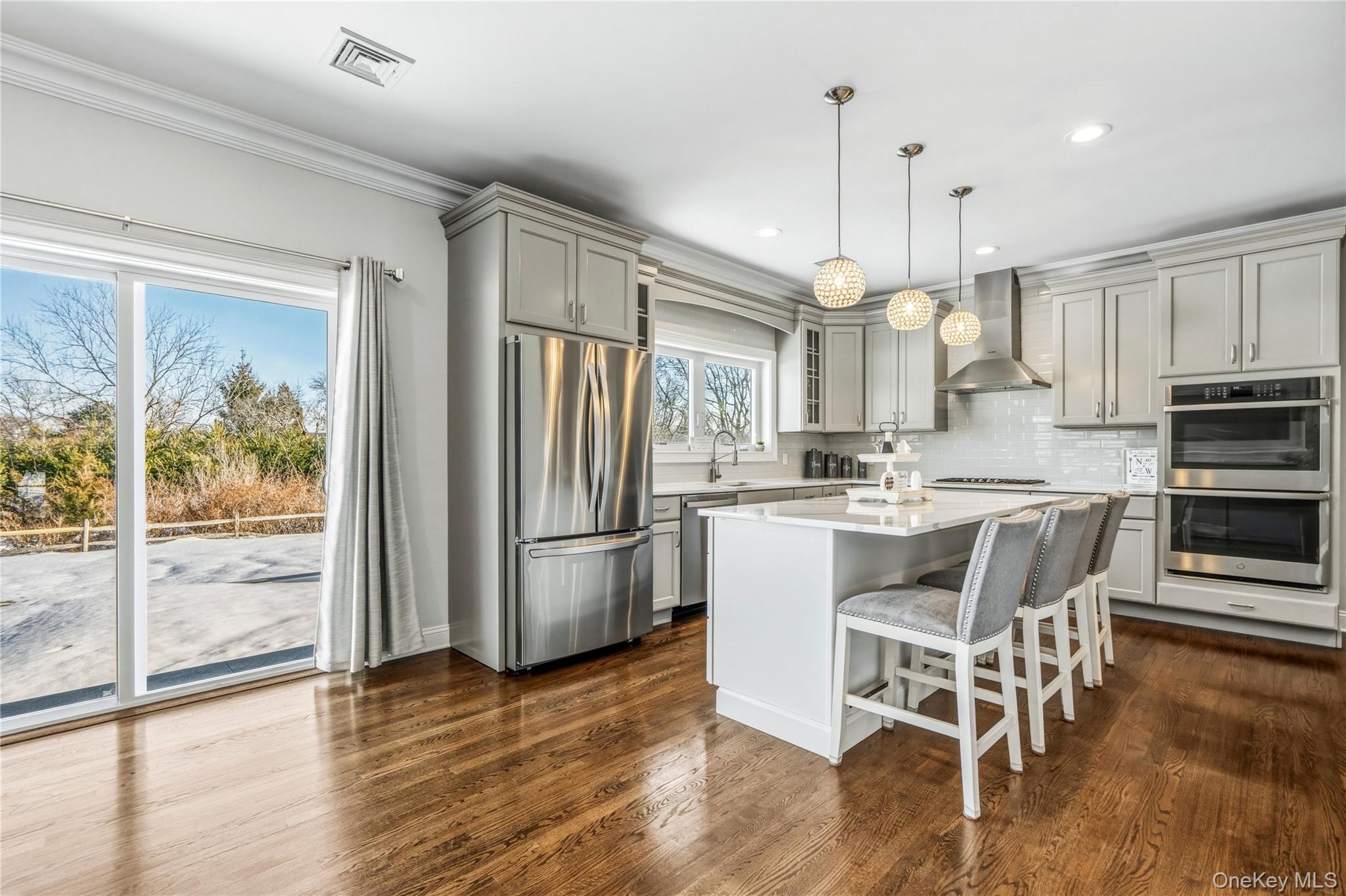 #13 photo, 3 Manor Court, 東長島 Mount Sinai , NY 11766