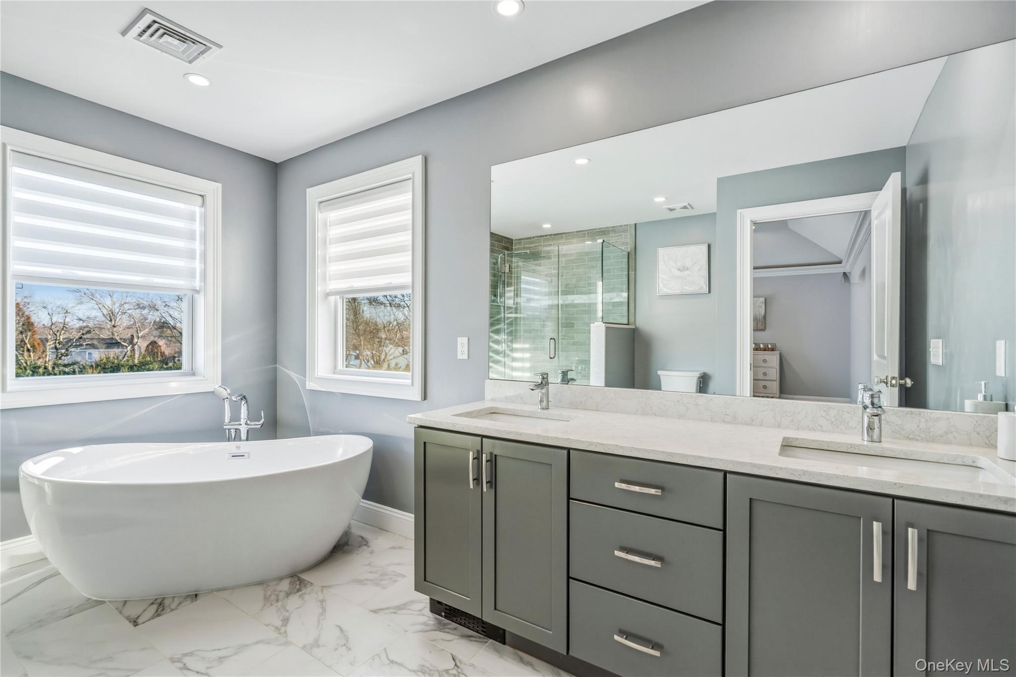 #20 photo, 3 Manor Court, 東長島 Mount Sinai , NY 11766